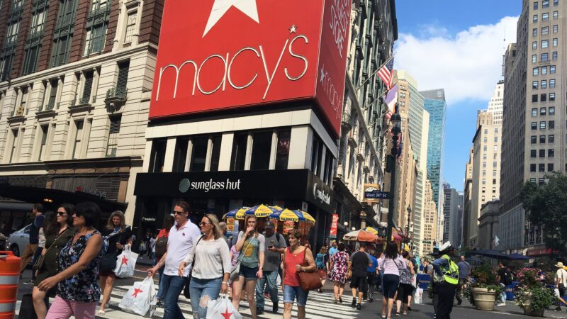 Macy’s overhauls its website and trains personal stylists