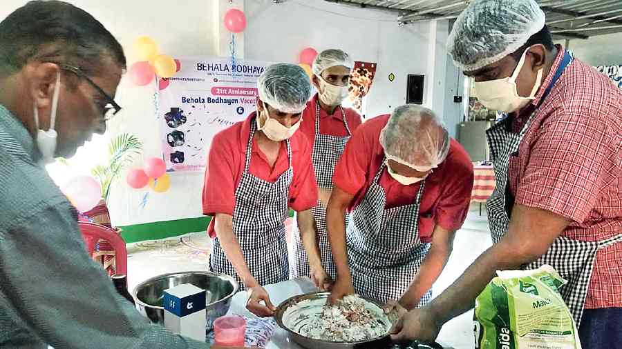 Vocational Training – Behala Bodhayan gives baking tips to persons with special needs