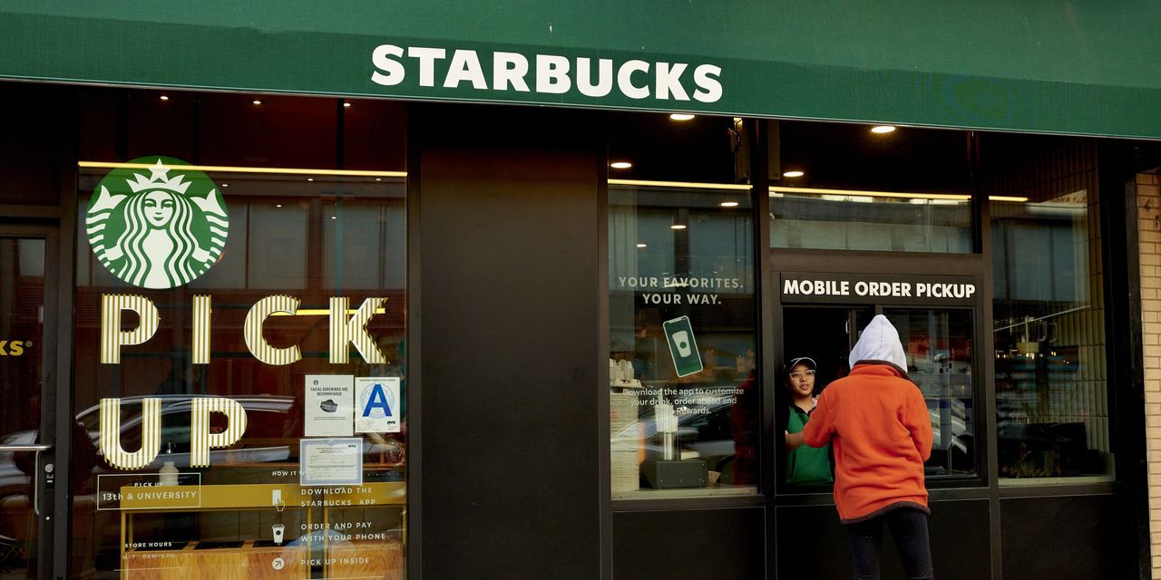 Starbucks Plans Barista Raises, Says Unionized Cafes Will Need to Bargain