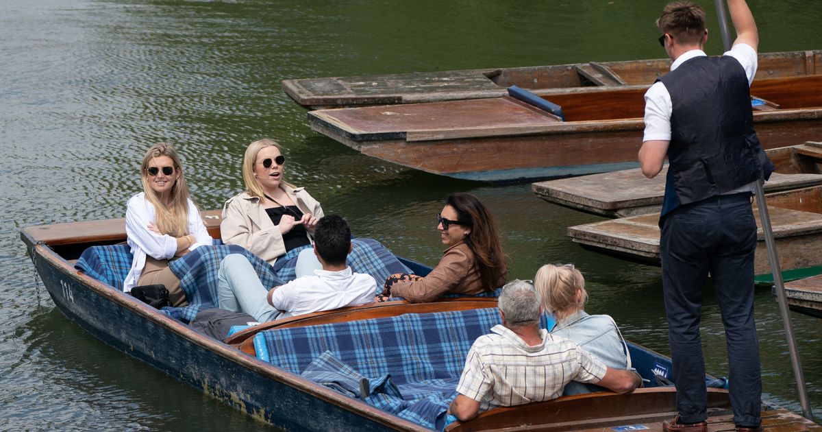 Cambridge punting companies hiring summer tour guides and you can double your earnings