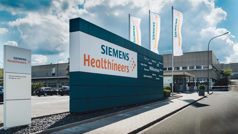 Despite slipping sales, Siemens passes COVID testing revenue goal a quarter early