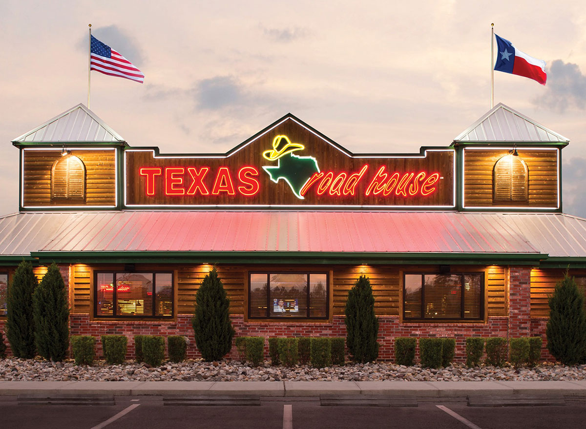 I Tried Texas Roadhouse for the First Time Ever—Here’s What I Loved — Eat This Not That