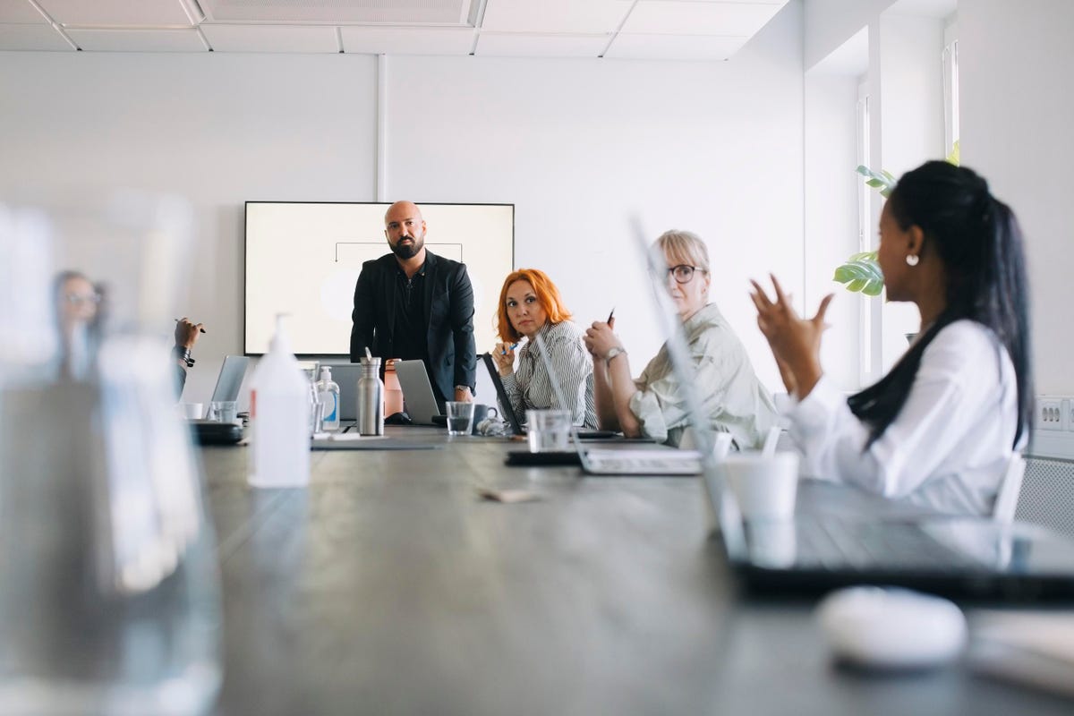 5 Tips For Partnering With Your Sales Team On Your Customer Advisory Board Program