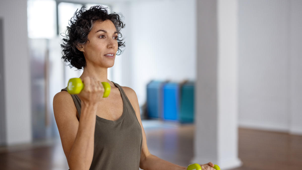 You only need these four dumbbell exercises to build upper body muscle