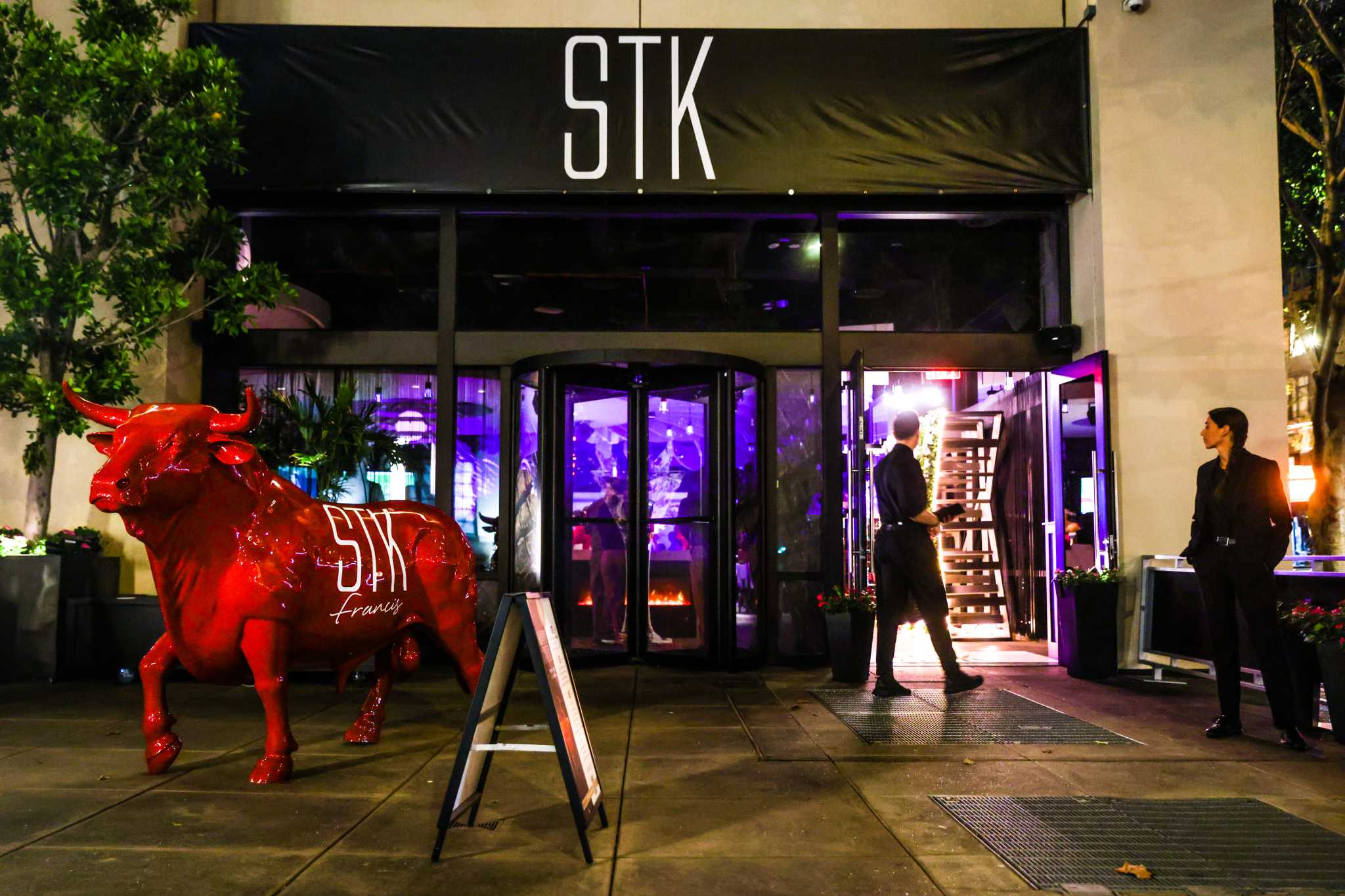 Workers sue STK Steakhouse over wage theft in San Francisco