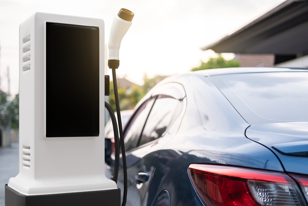 Advantages and disadvantages of selling electric cars at your dealership